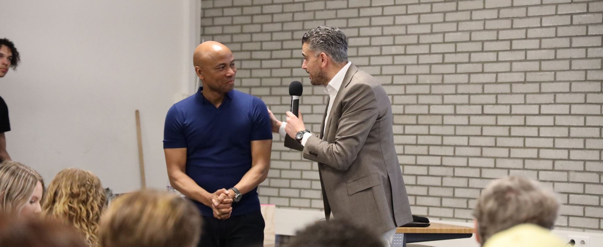 Humberto Tan en wethouder Mbarki bezoeken MA